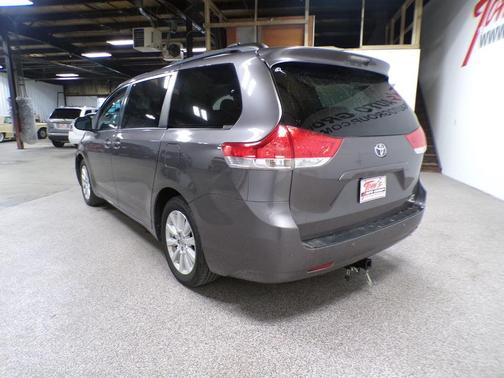 2014 Toyota Sienna XLE