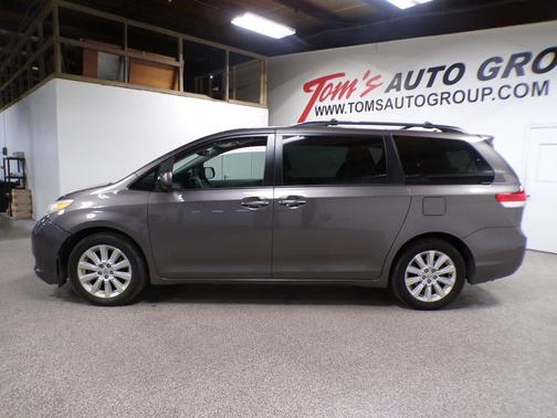 2014 Toyota Sienna XLE