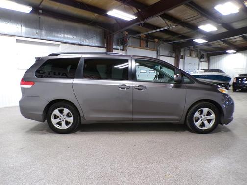 2012 Toyota Sienna LE