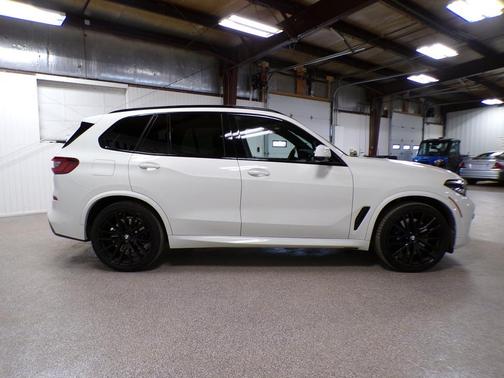 2020 BMW X5 M50i