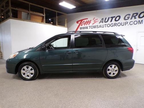 2004 Toyota Sienna LE