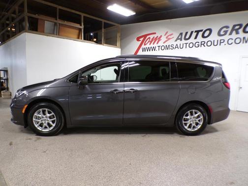 2022 Chrysler Pacifica Touring-L