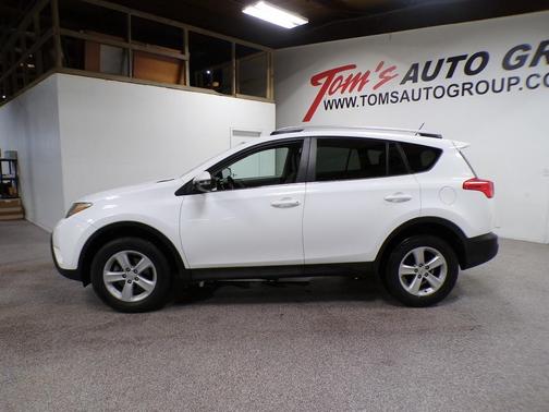 Super White 2013 Toyota RAV4 XLE