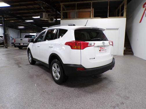Super White 2013 Toyota RAV4 XLE