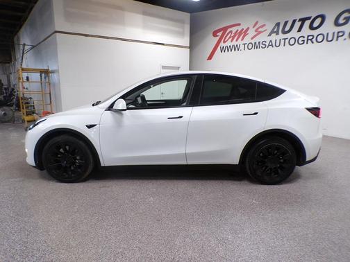White 2023 Tesla Model Y Long Range