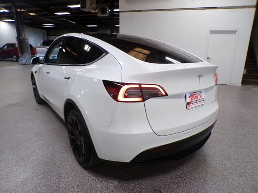 White 2023 Tesla Model Y Long Range