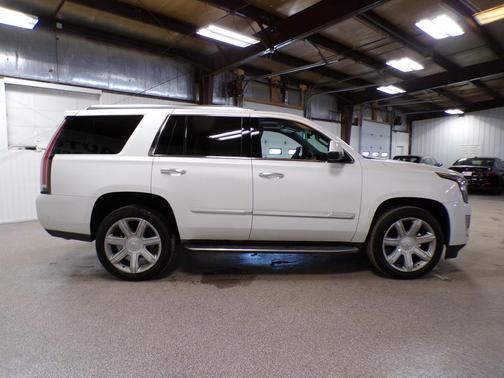 Crystal White Tri-Coat 2020 Cadillac Escalade Premium Luxury
