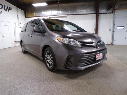 2019 Toyota Sienna XLE