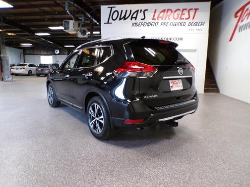 Magnetic Black 2017 Nissan Rogue SL