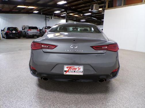 2017 INFINITI Q60 2.0T