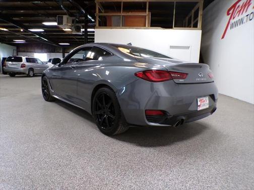 2017 INFINITI Q60 2.0T