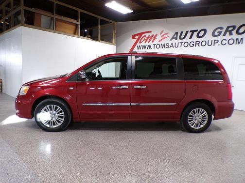 2014 Chrysler Town & Country Touring-L