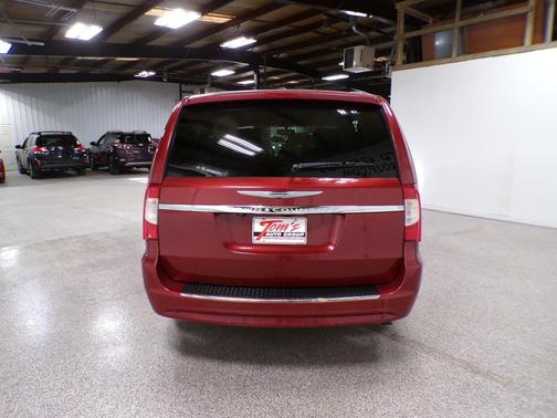 2014 Chrysler Town & Country Touring-L
