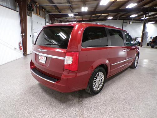 2014 Chrysler Town & Country Touring-L