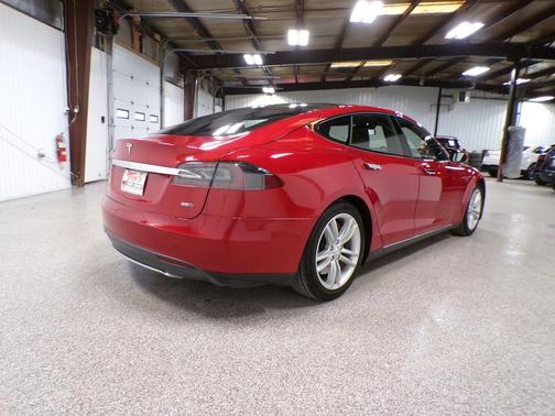 2015 Tesla Model S 85D
