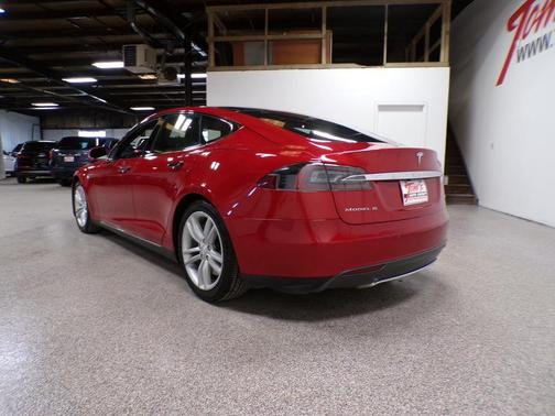 2015 Tesla Model S 85D