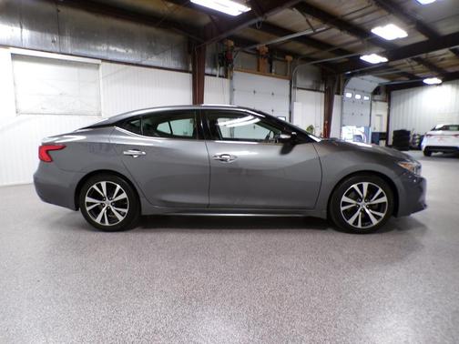 Gun Metallic 2017 Nissan Maxima 3.5 SL