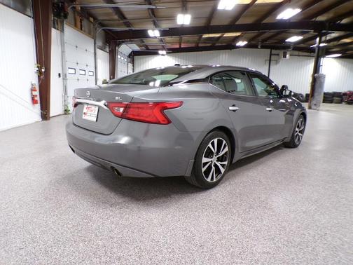 Gun Metallic 2017 Nissan Maxima 3.5 SL