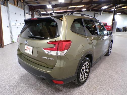 Autumn Green Metallic 2024 Subaru Forester Premium