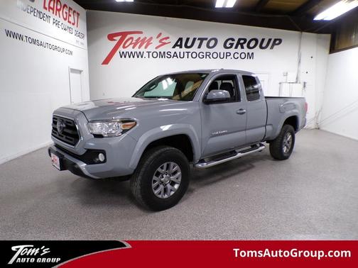Cement 2019 Toyota Tacoma SR5