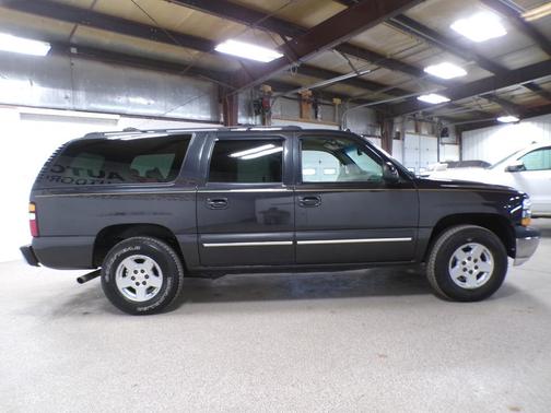 2004 Chevrolet Suburban LT