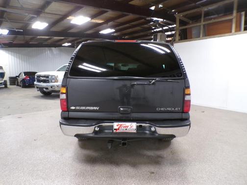 2004 Chevrolet Suburban LT