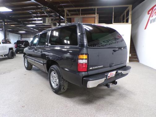 2004 Chevrolet Suburban LT