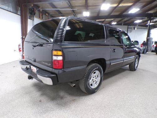 2004 Chevrolet Suburban LT
