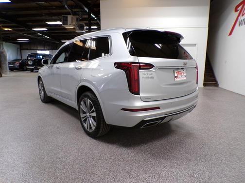 Radiant Silver Metallic 2020 Cadillac XT6 Premium Luxury AWD