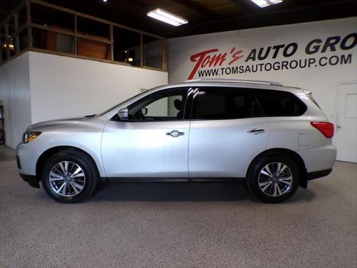 2017 Nissan Pathfinder S