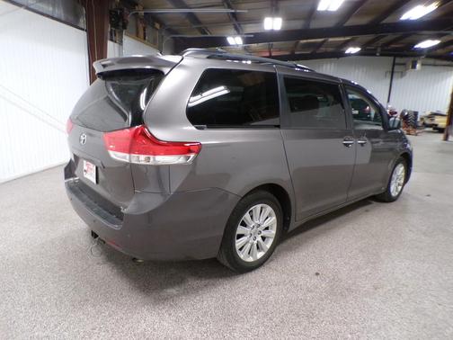 2014 Toyota Sienna XLE