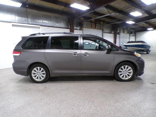 2014 Toyota Sienna XLE