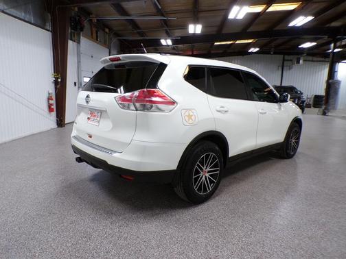 Glacier White 2016 Nissan Rogue S