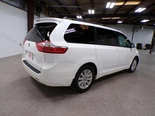 2015 Toyota Sienna LE