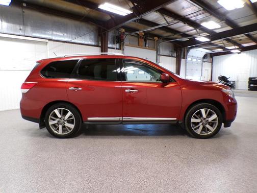 Cayenne Red 2014 Nissan Pathfinder Platinum