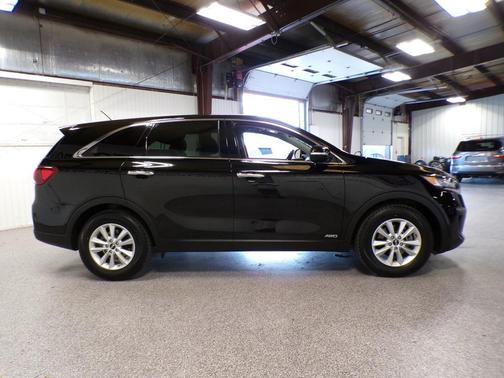 Ebony Black 2019 Kia Sorento LX V6