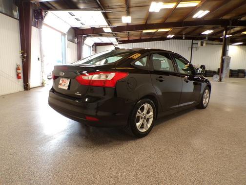 Tuxedo Black Metallic 2014 Ford Focus SE