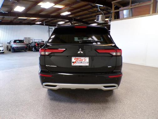 2022 Mitsubishi Outlander SEL
