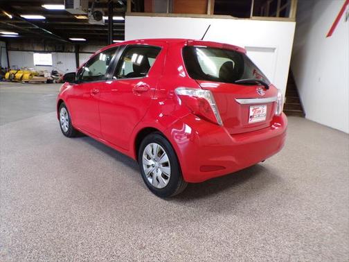 2013 Toyota Yaris LE
