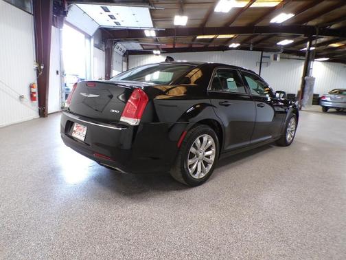 2016 Chrysler 300 Anniversary Edition