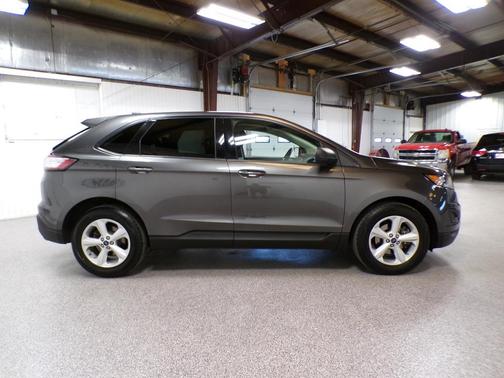 Magnetic Metallic 2017 Ford Edge SE