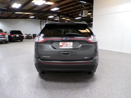 Magnetic Metallic 2017 Ford Edge SE