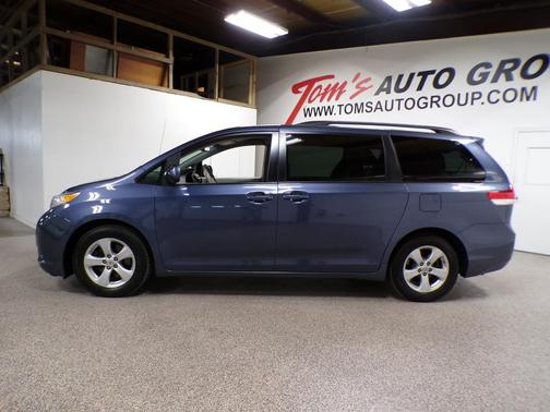 2014 Toyota Sienna LE