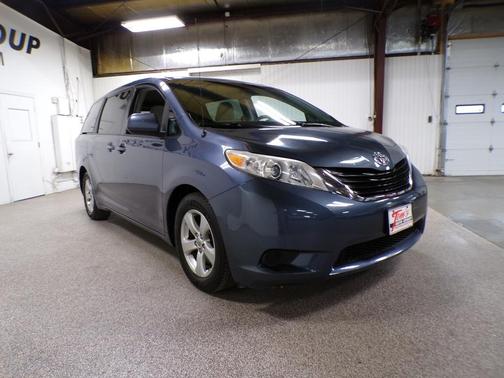 2014 Toyota Sienna LE
