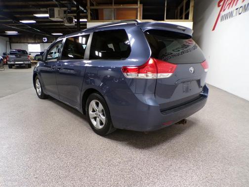 2014 Toyota Sienna LE