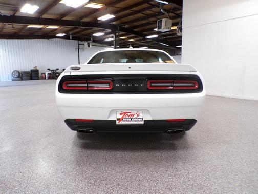 Bright White Clearcoat 2015 Dodge Challenger SXT Plus