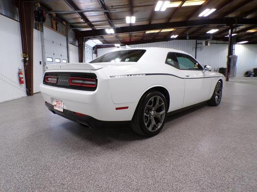 Bright White Clearcoat 2015 Dodge Challenger SXT Plus