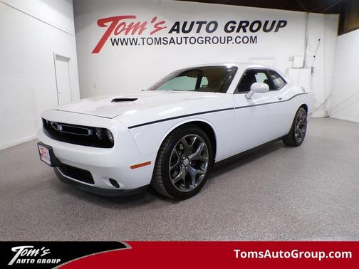 Bright White Clearcoat 2015 Dodge Challenger SXT Plus