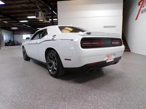 Bright White Clearcoat 2015 Dodge Challenger SXT Plus