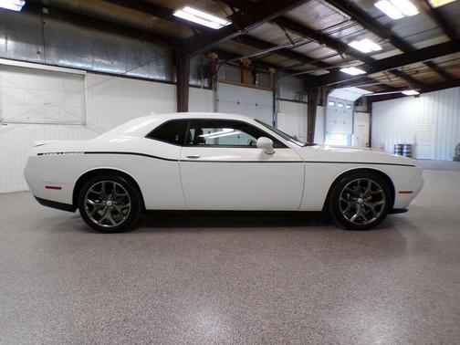 Bright White Clearcoat 2015 Dodge Challenger SXT Plus